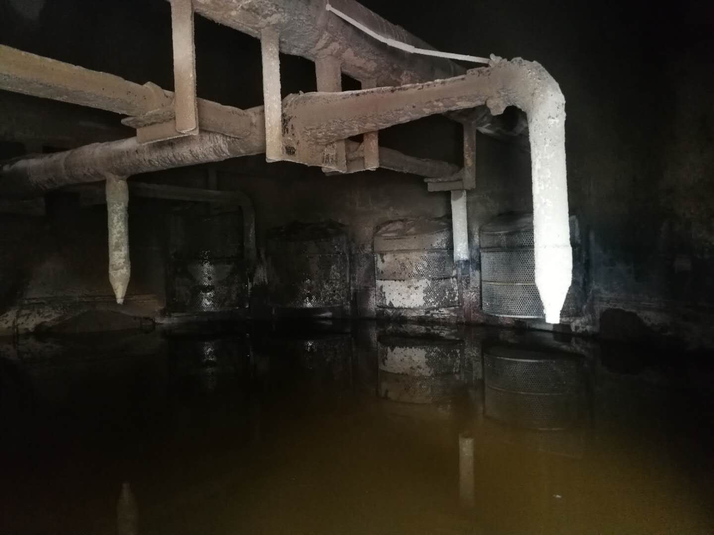 脫硫塔內部 脫硫塔內部