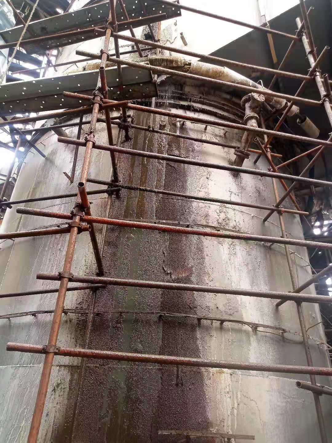 脫硫塔蒸汽滲漏現場 脫硫塔蒸汽滲漏現場